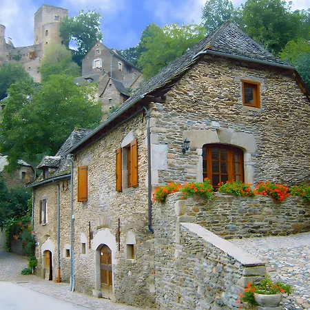 בית נופש -village D'exception Belcastel (Aveyron)